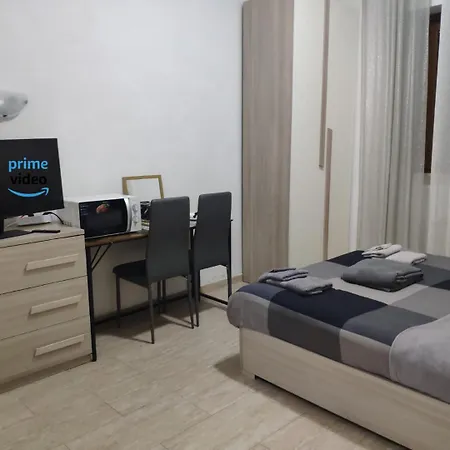Homestay Deluxe - Close To Metro C Torrenova Station Rome