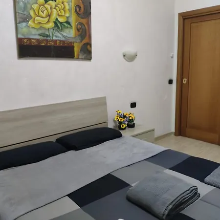 Homestay Deluxe - Close To Metro C Torrenova Station Rome