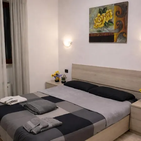 Alloggio in famiglia Golden - Golden - Close To Metro C